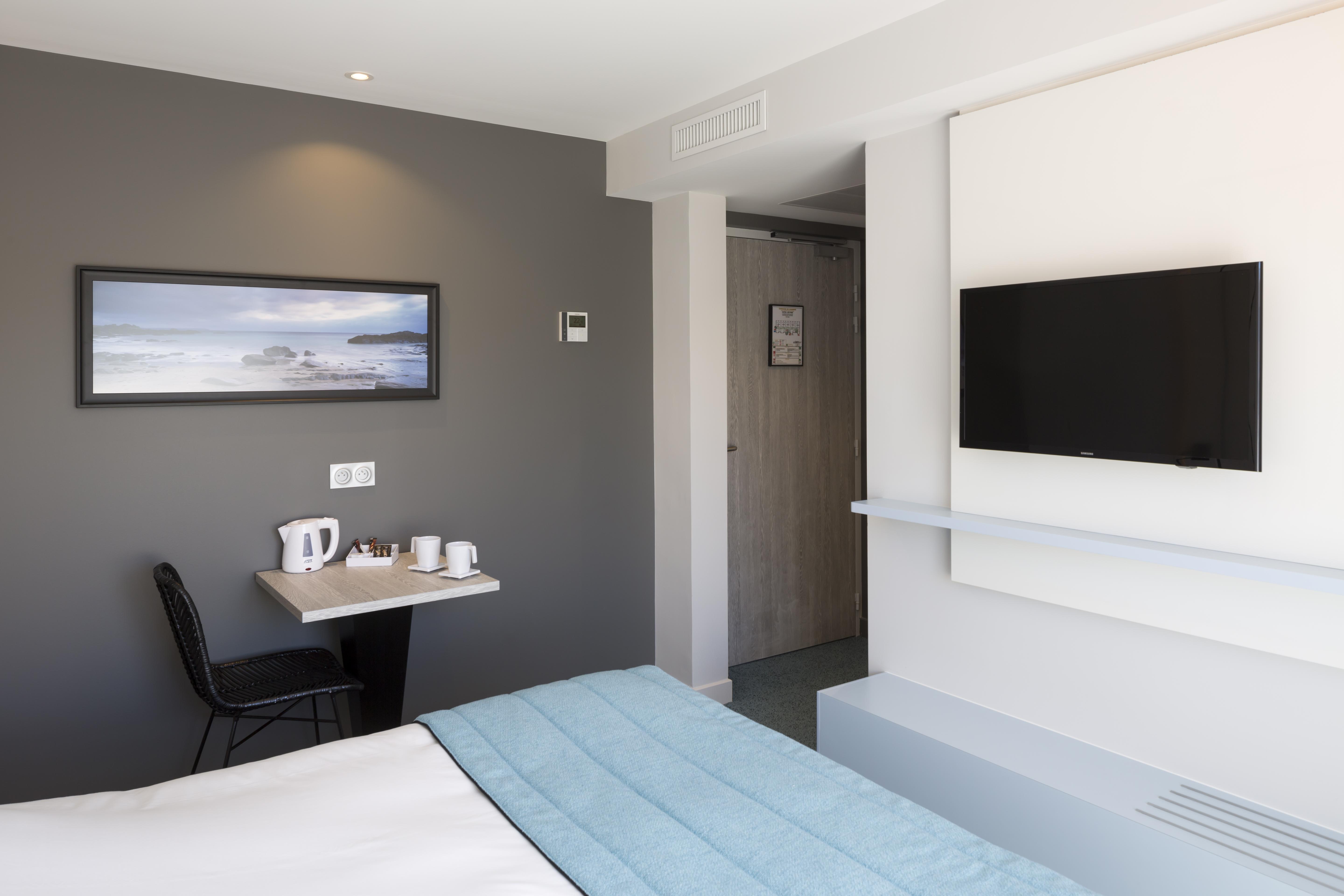 בלרוק-לה-באינס Logis Hotel Les Pins - Operalia מראה חיצוני תמונה