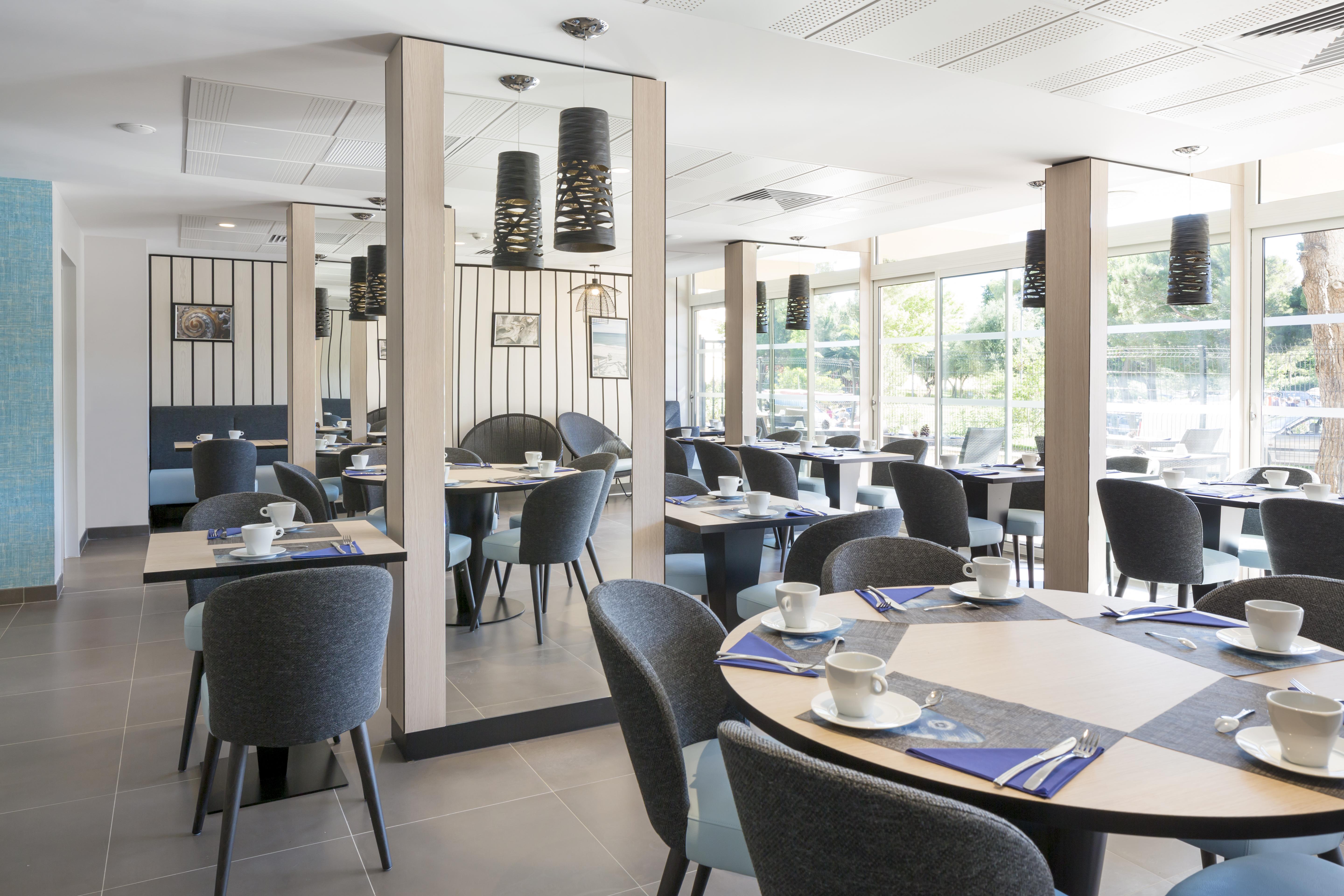 בלרוק-לה-באינס Logis Hotel Les Pins - Operalia מראה חיצוני תמונה