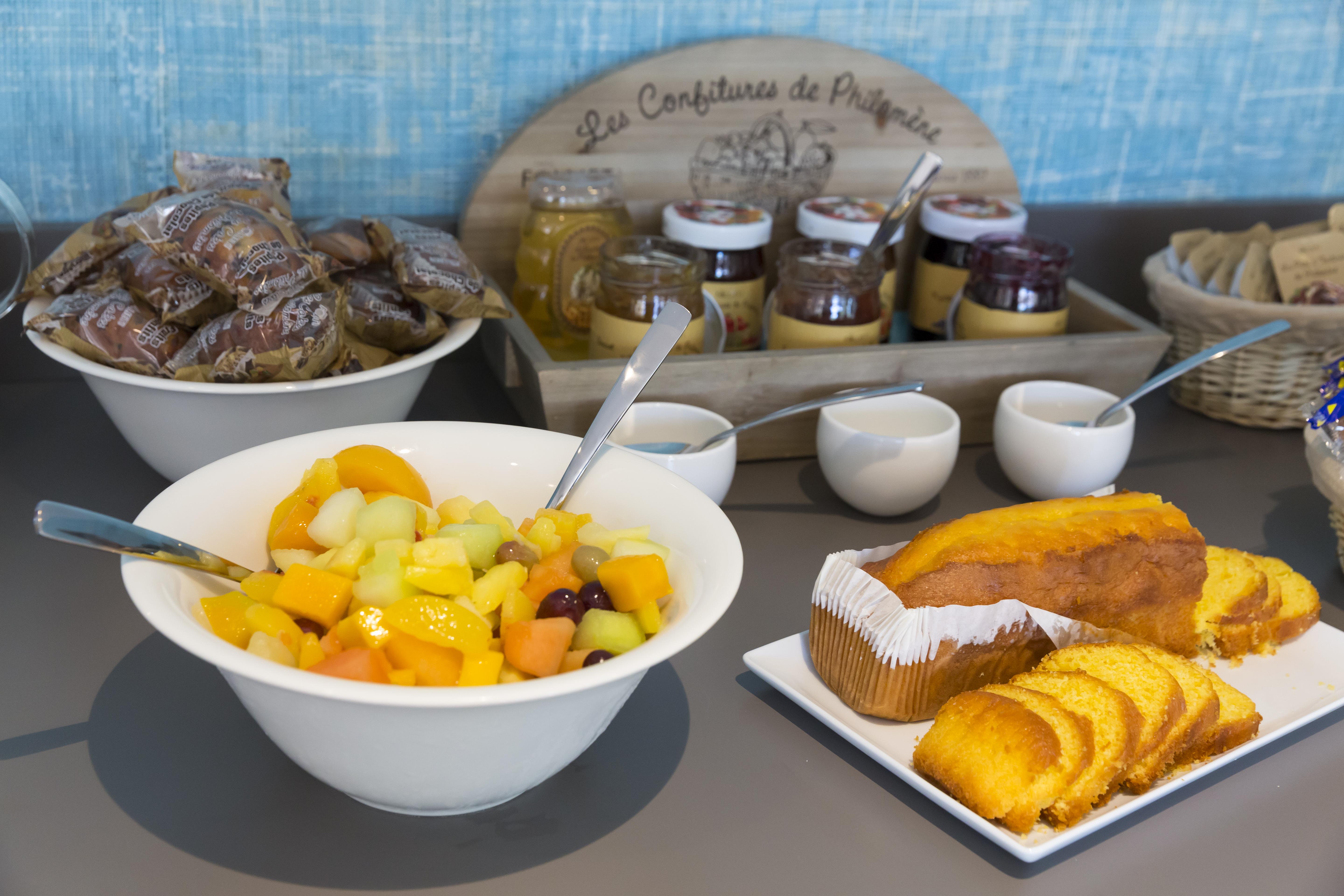 בלרוק-לה-באינס Logis Hotel Les Pins - Operalia מראה חיצוני תמונה